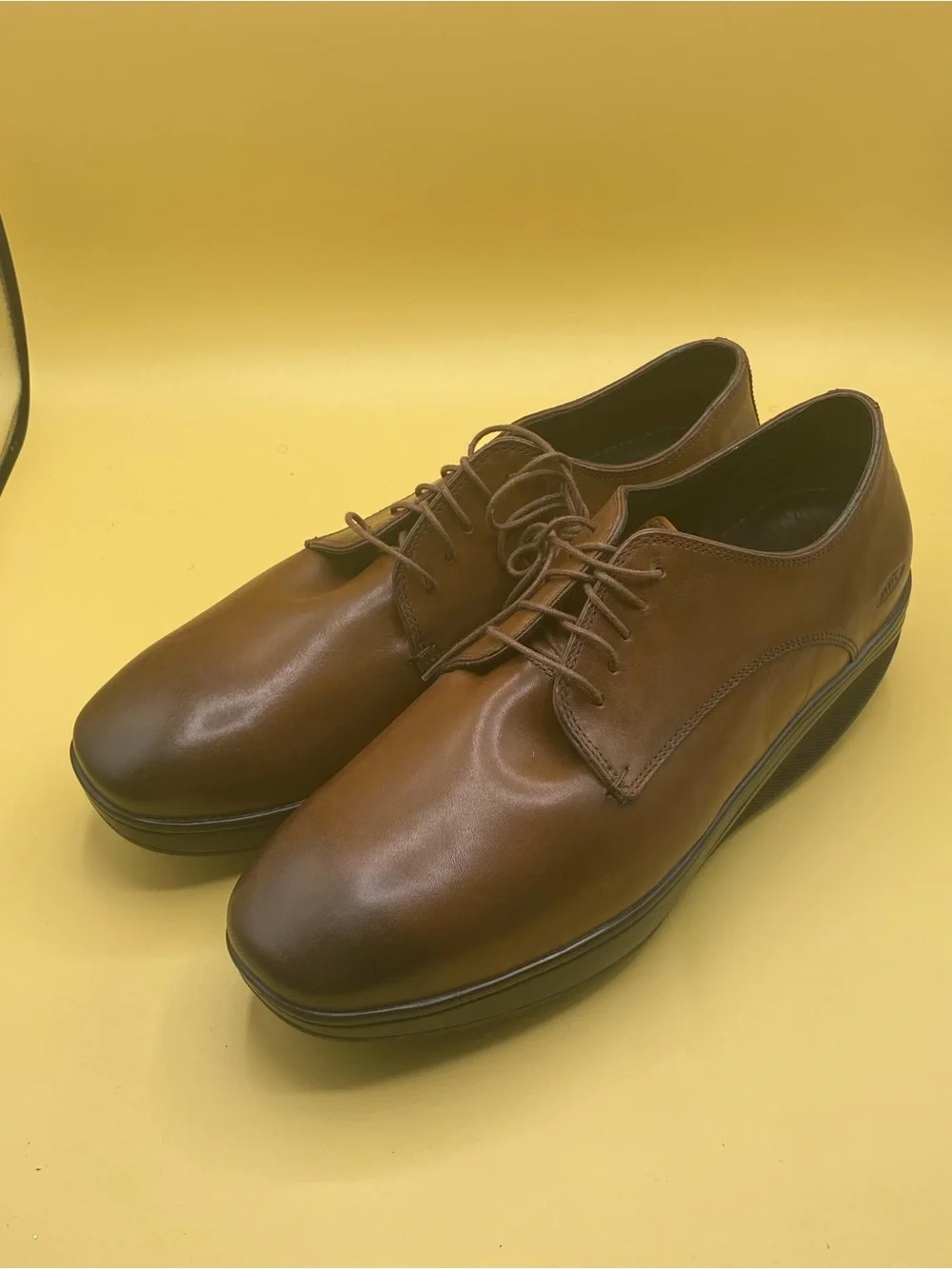 MBT Men's Kabisa 2 dress shoes in brown leather